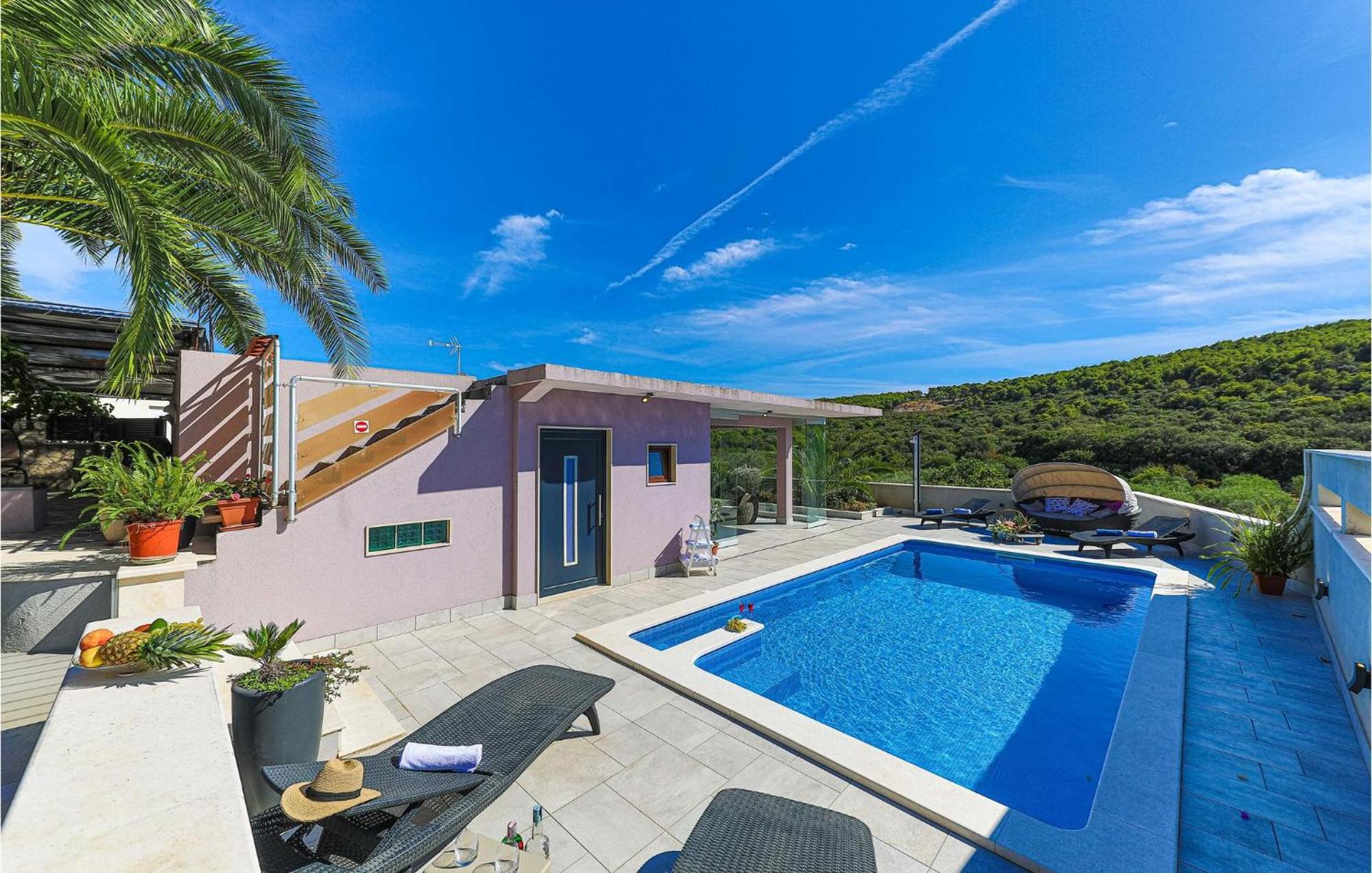 5 Bedroom Cozy Home In Okrug Donji Donji Okrug  Kültér fotó